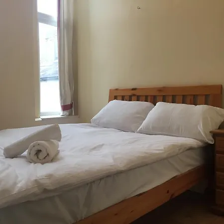 Garville Ave Self Catering Apartment *